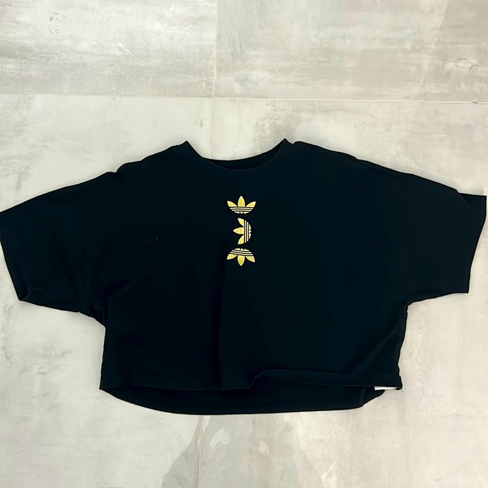 Adidas S Black & Gold Cropped T-shirt